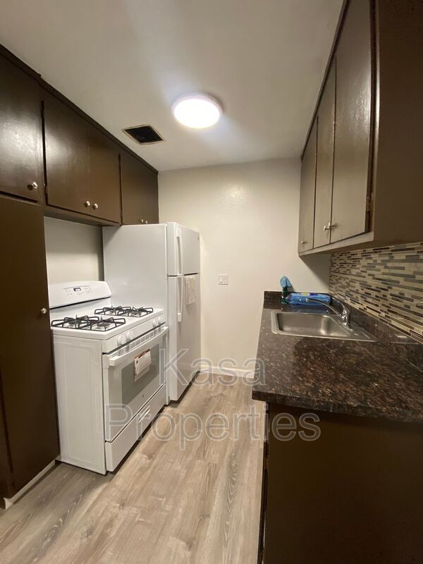 Berkeley House: 2315 Parker St