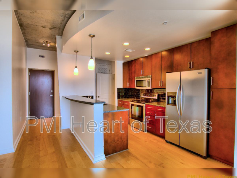 Austin Condo: 360 Nueces St