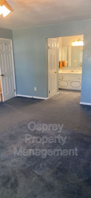 4 BEDROOM 2.5 BATH - Photo 10