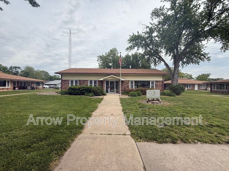 Hamburg House: 407 H Street-7