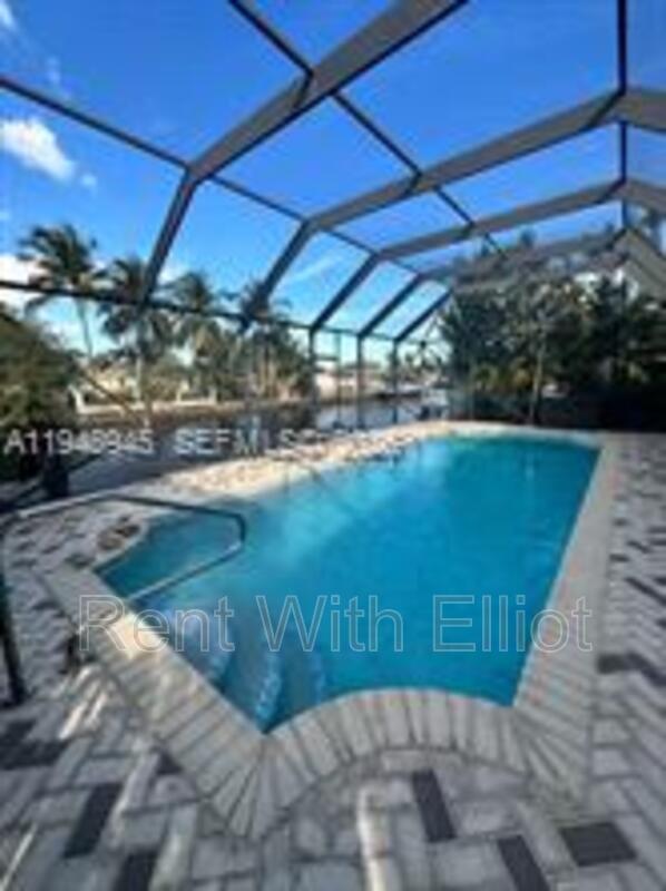 HOLLYWOOD House: 2827 McKinley St