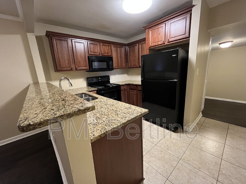 Decatur House: 3217 McAfee Rd