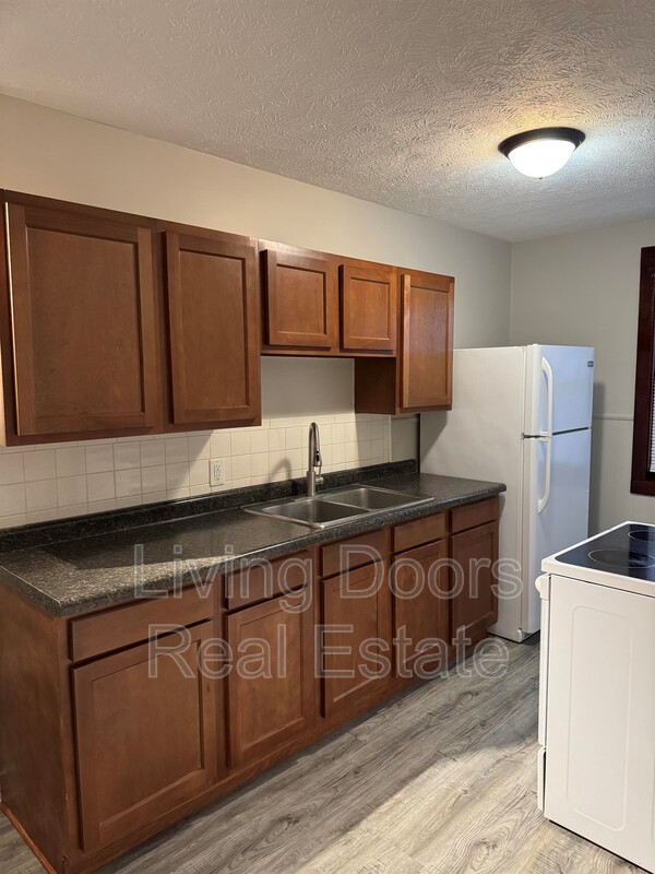 Lincoln Condo: 348 S 38th St