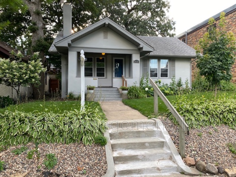 Minneapolis House: 3416 Girard Ave S