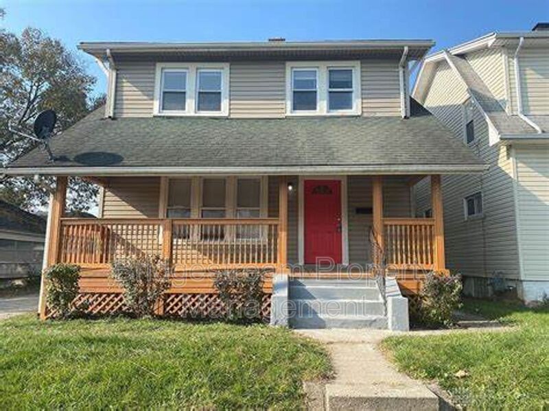 Dayton House: 279 S Findlay St.