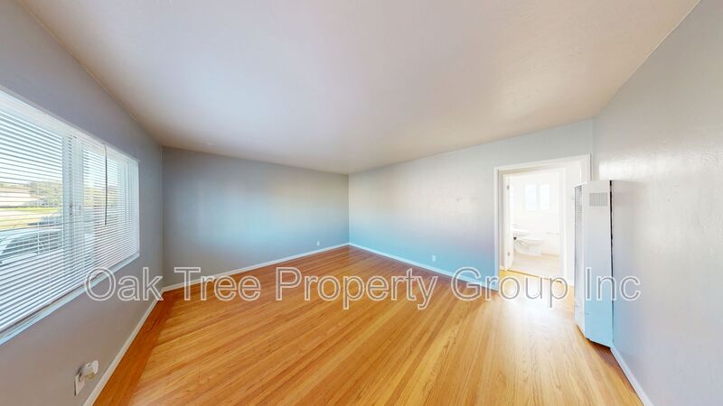 Hayward House: 22815 Grand Street