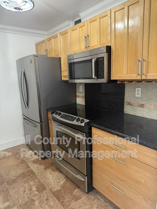Hialeah Condo: 7111 Miami Lakes Dr