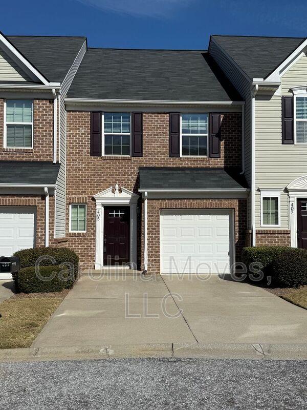 Greenville House: 405 Christiane Way