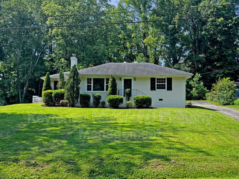 North Chesterfield House: 5509 Swan Drive