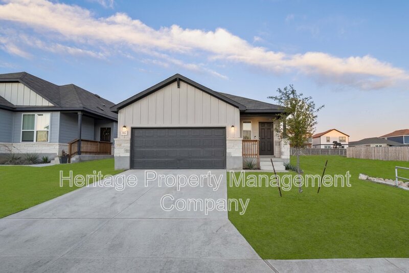 New Braunfels House: 817 Heartseed Avenue