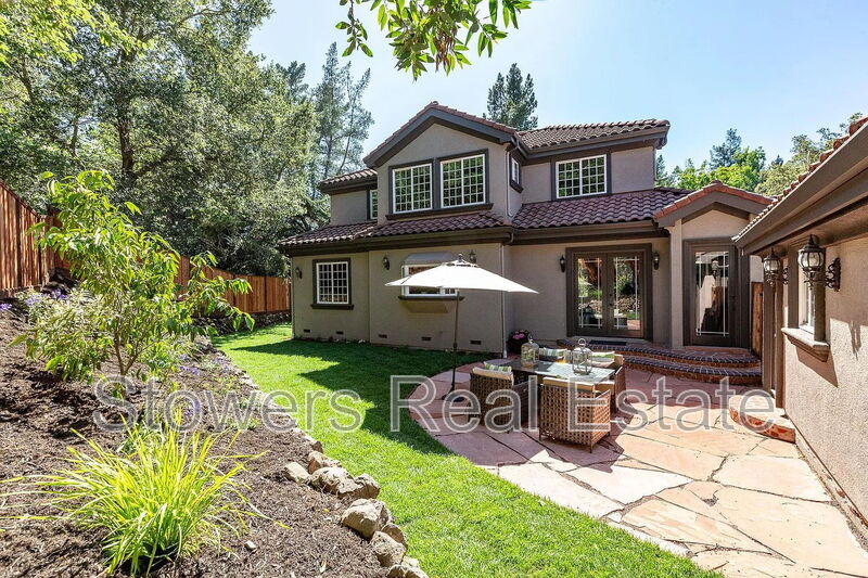 Moraga House: 705 Moraga Rd