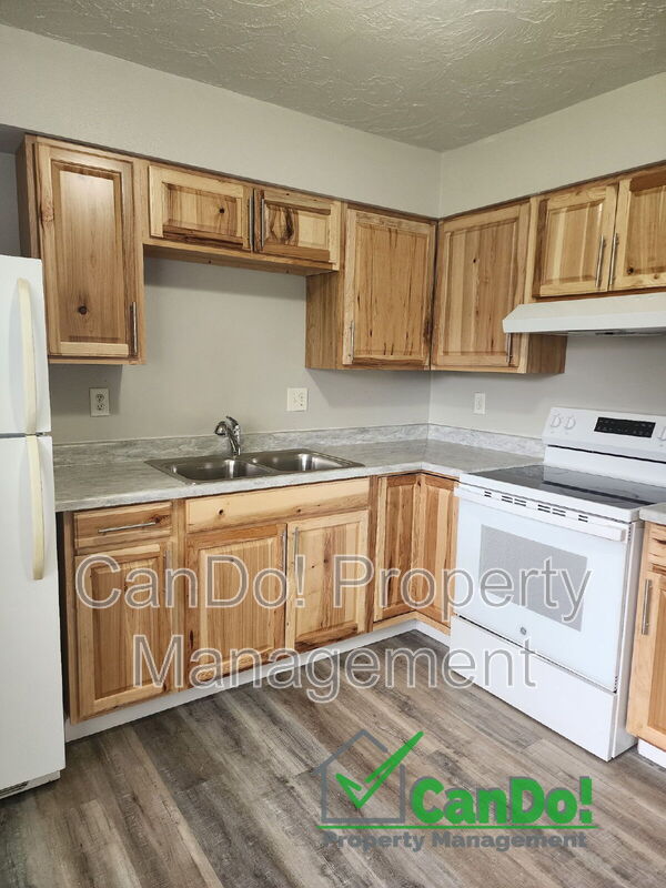 Blackfoot Apartment: 209 Carol Dr