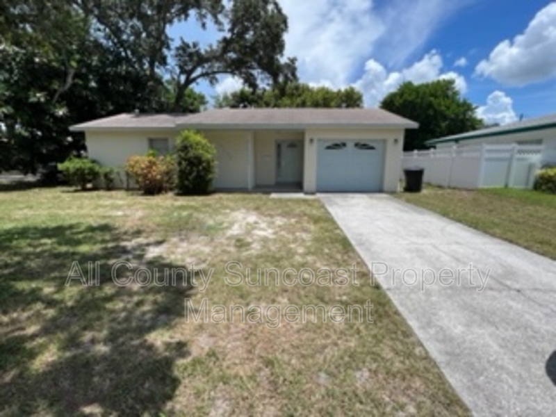 St Petersburg House: 2925 Pinellas Point Dr S