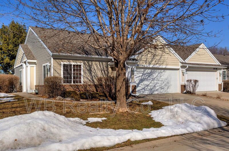 West Des Moines Condo: 7725 Wistful Vista Drive