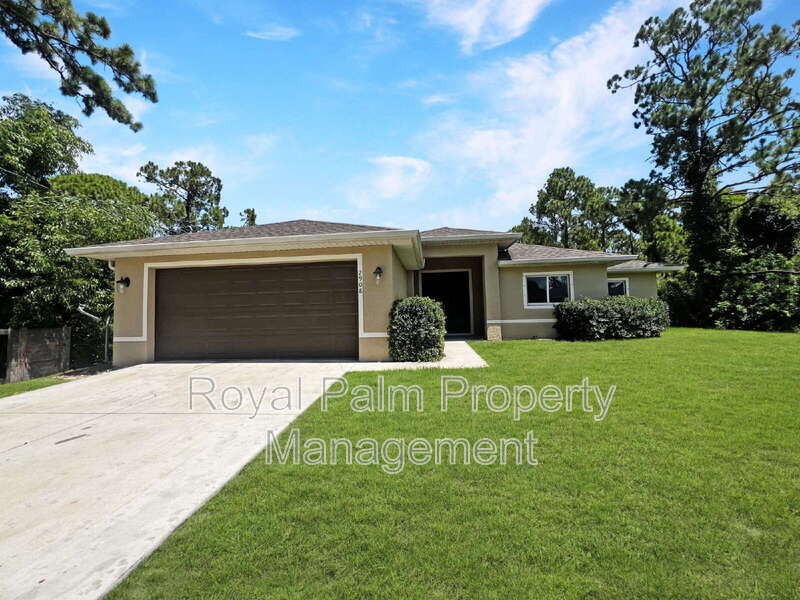Lehigh Acres House: 2908 15th Street West