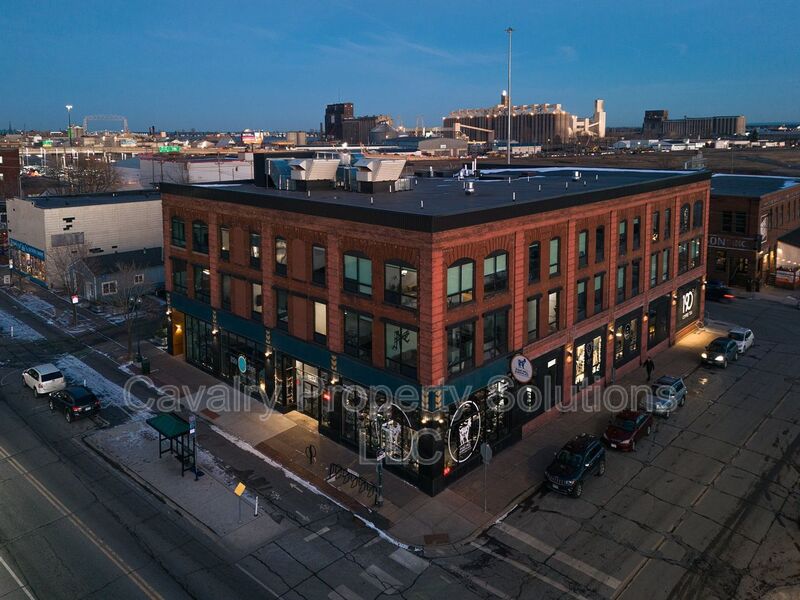 Duluth House: 1831 West Michigan Street