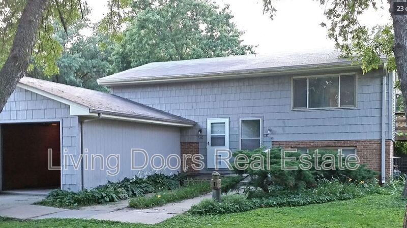 Lincoln Condo: 4933 Ginny Ave