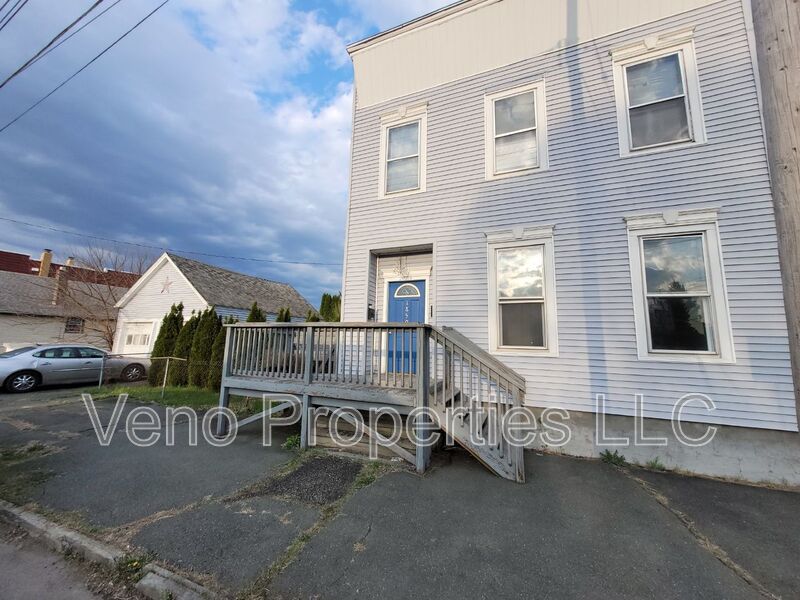 Watervliet House: 1850 8th Ave.