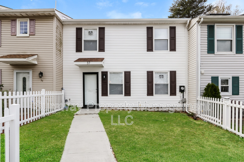 Sicklerville Townhome: 37 Berkshire Road