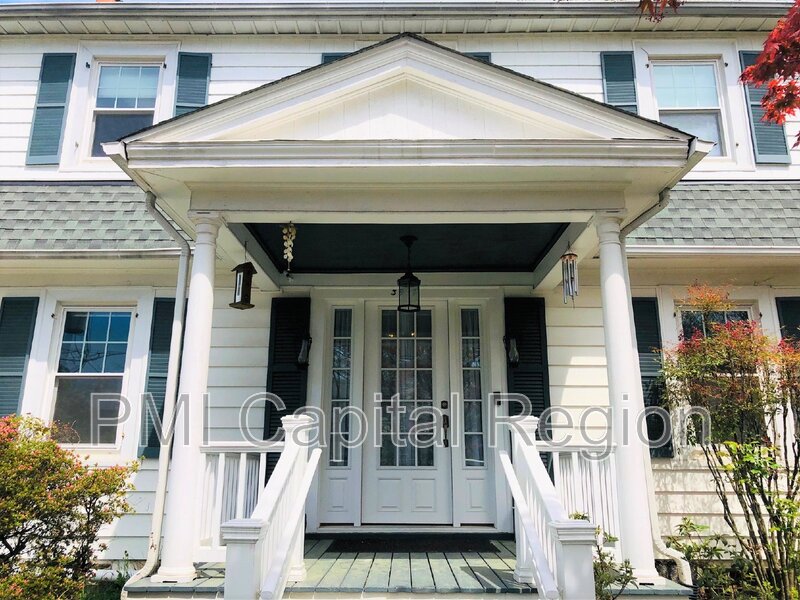 Chevy Chase House: 3917 Aspen St