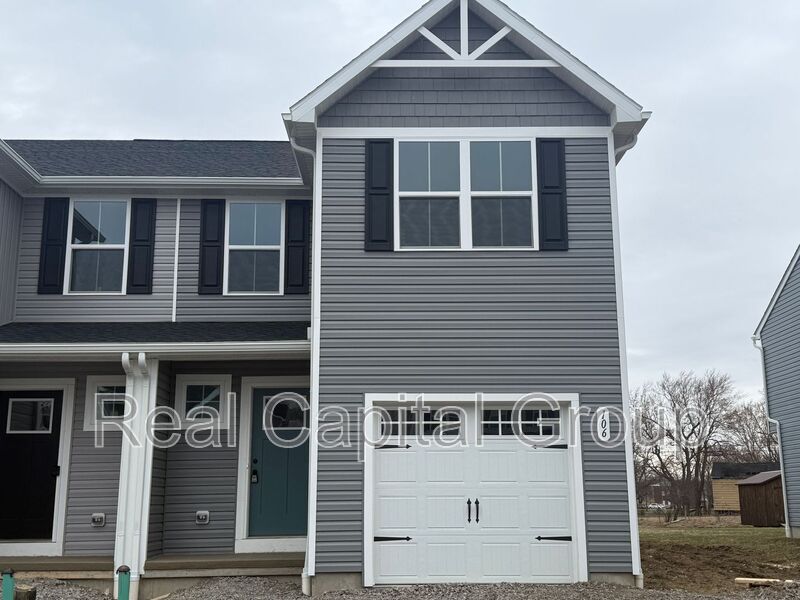 West Seneca House: 106 South Dr