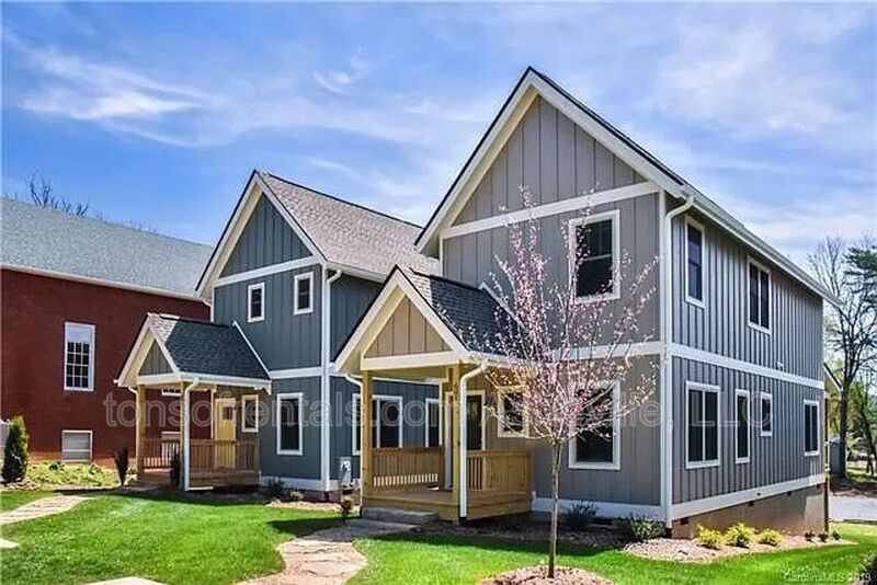 Asheville House: 601 Fairview Road