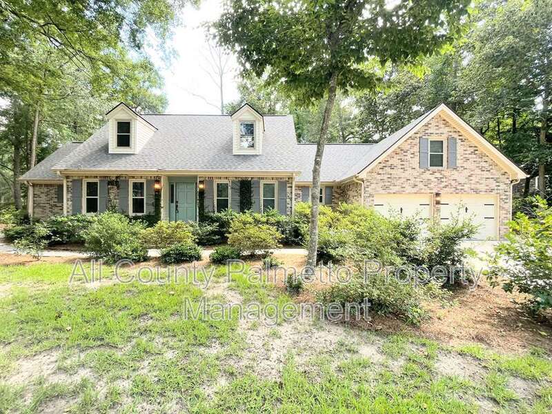 Summerville House: 101 Huckleberry Ln