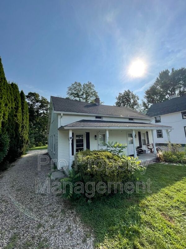 Kent House: 25 A Maple Street