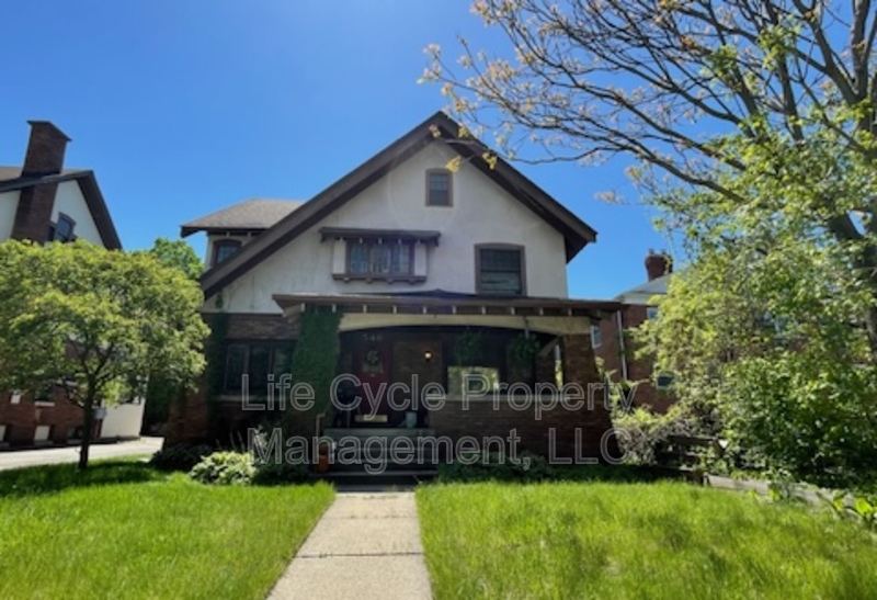 Grand Rapids Condo: 548 Fulton Street East - 3