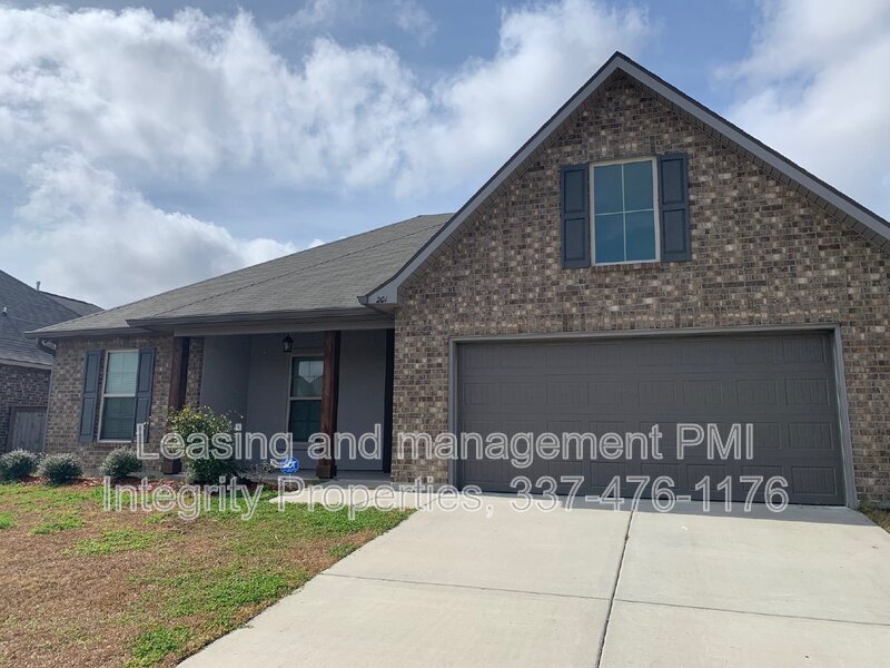 Youngsville House: 201 Saint Caillin St