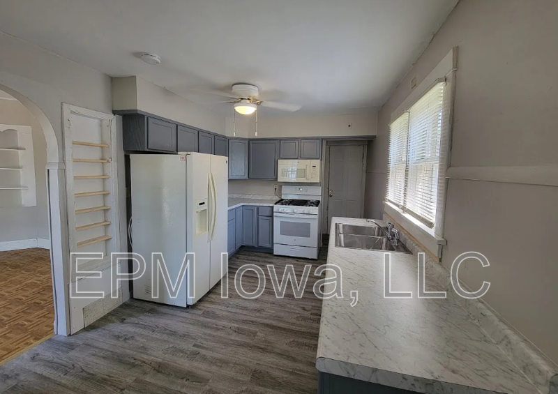 Oelwein House: 511 South Frederick Ave