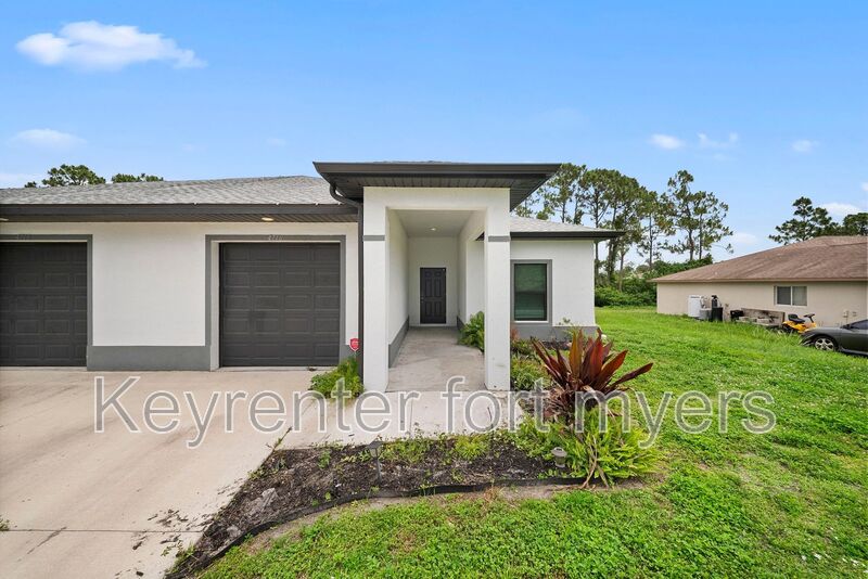 Lehigh Acres House: 4716 29th St SW