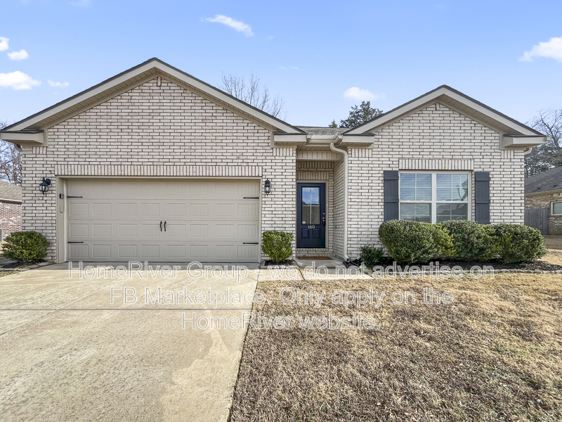 Oakland House: 160 Aberdeen Dr