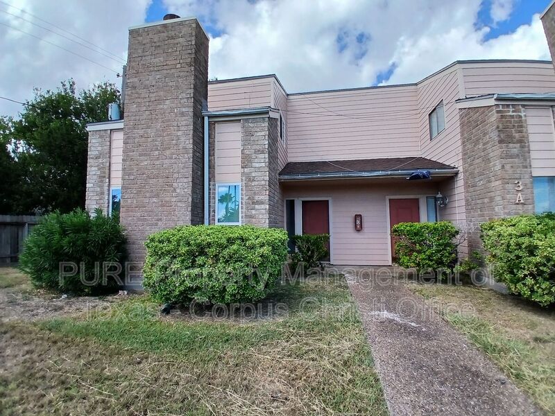 Corpus Christi House: 5001 Middlecoff Rd