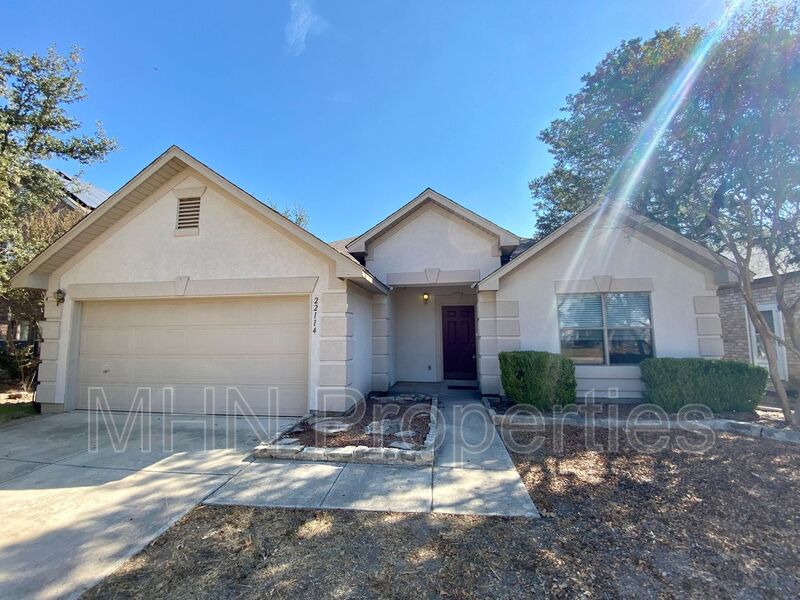 Gorgeous 3 bed/2 bath home in Stone Oak off 1604! - Photo 1