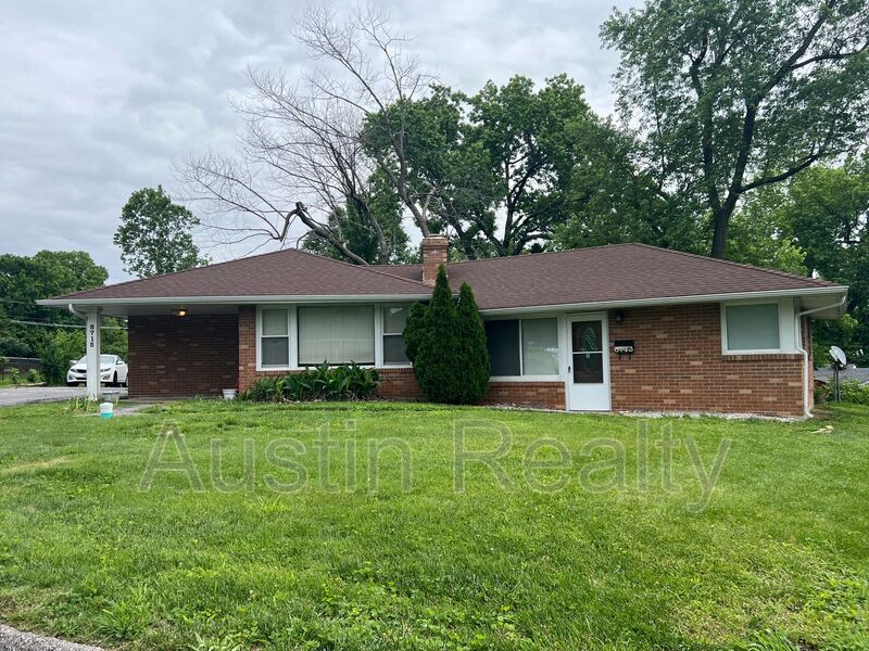 Saint Lous House: 8713 Maryknoll Ave