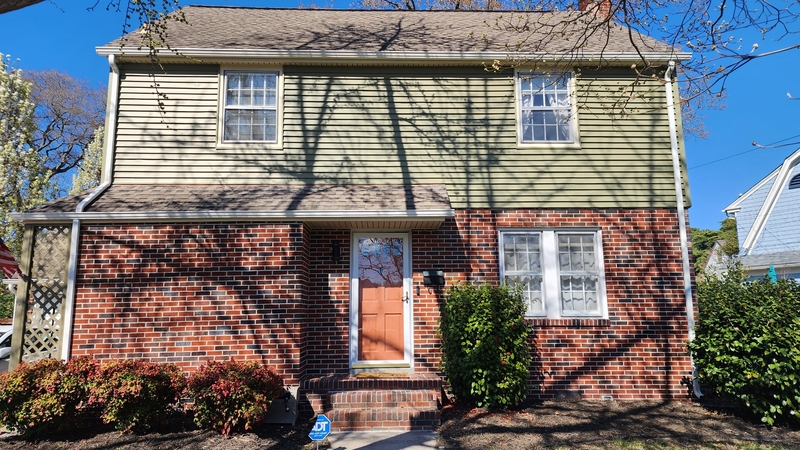 Portsmouth House: 300 Russell Street