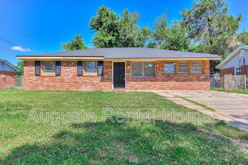 Augusta House: 329 East View Drive