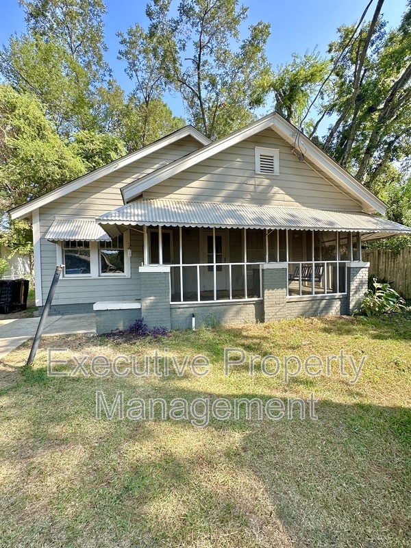 Montgomery House: 2509 Poplar Street