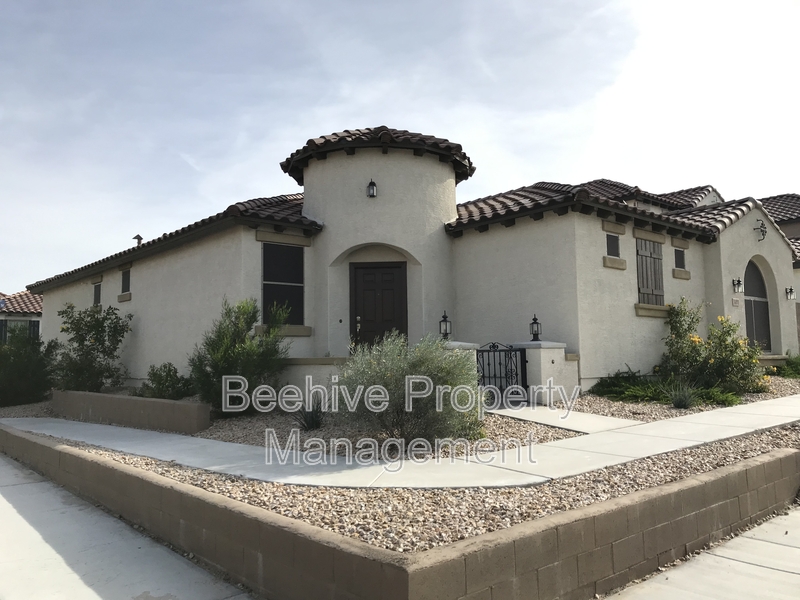 Mesa House: 3014 N 72nd St