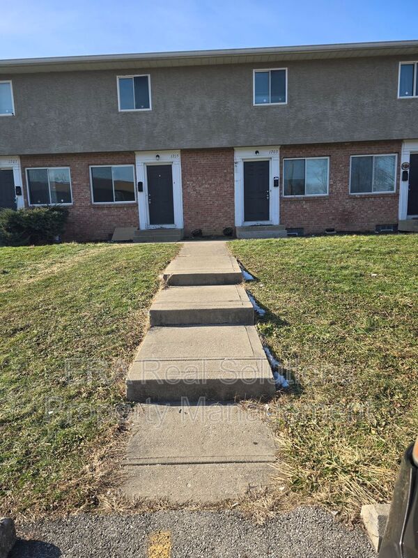 Columbus Condo: 1703 Carstare Dr