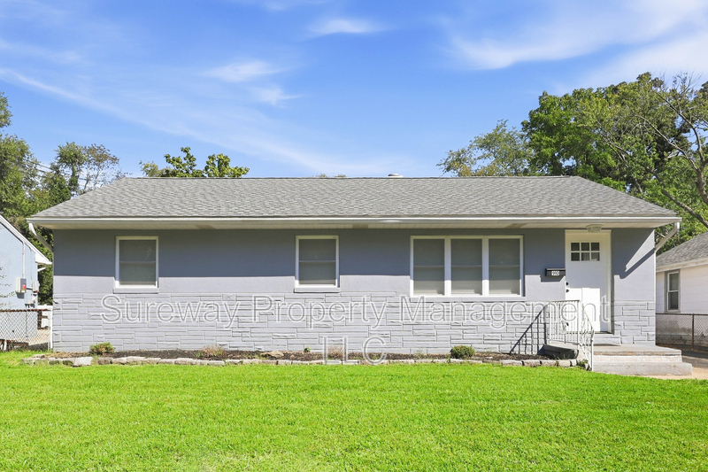 Clementon House: 90 Atlantic Ave