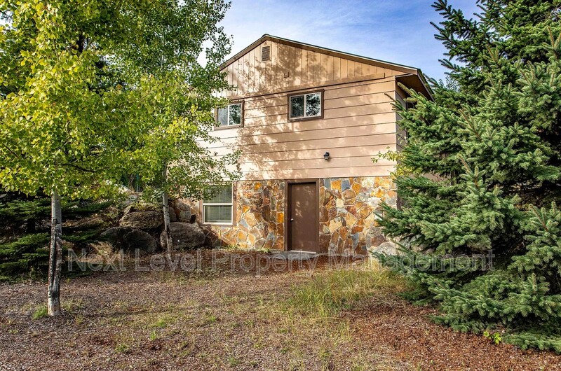 Whitefish House: 2009 Lion Mountain Road