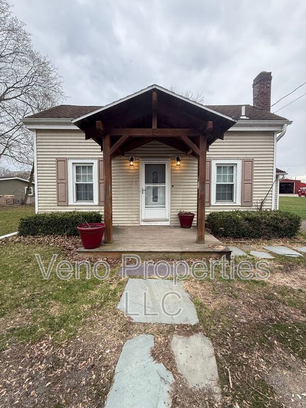 Stillwater House: 5 Lansing Rd.