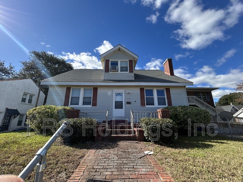 Norfolk House: 1607 E Ocean View Ave