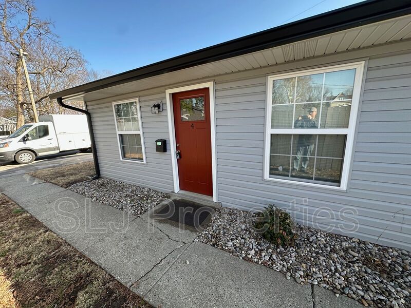 Jeffersonville Condo: 218 Watt