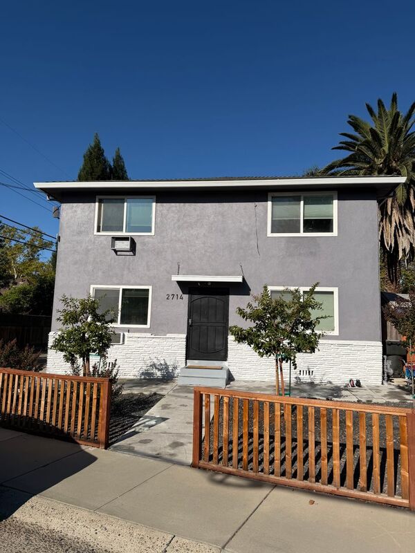 Sacramento House: 2714 San Fernando Way