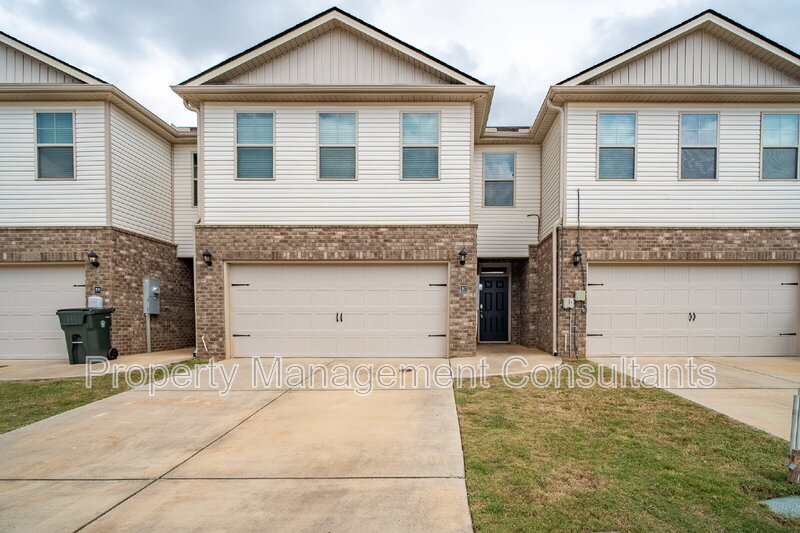 Madison House: 217 Bay Pine Dr