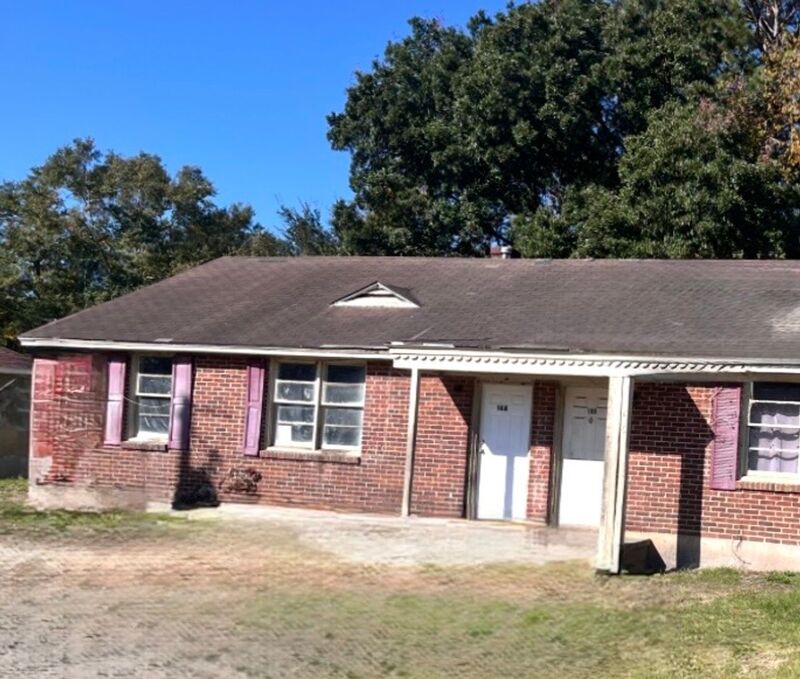 Sumter House: 16 A Dixie Dr