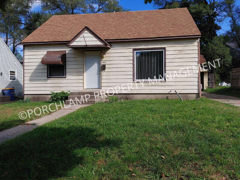 Grand Rapids House: 1524 Edward Ave SE